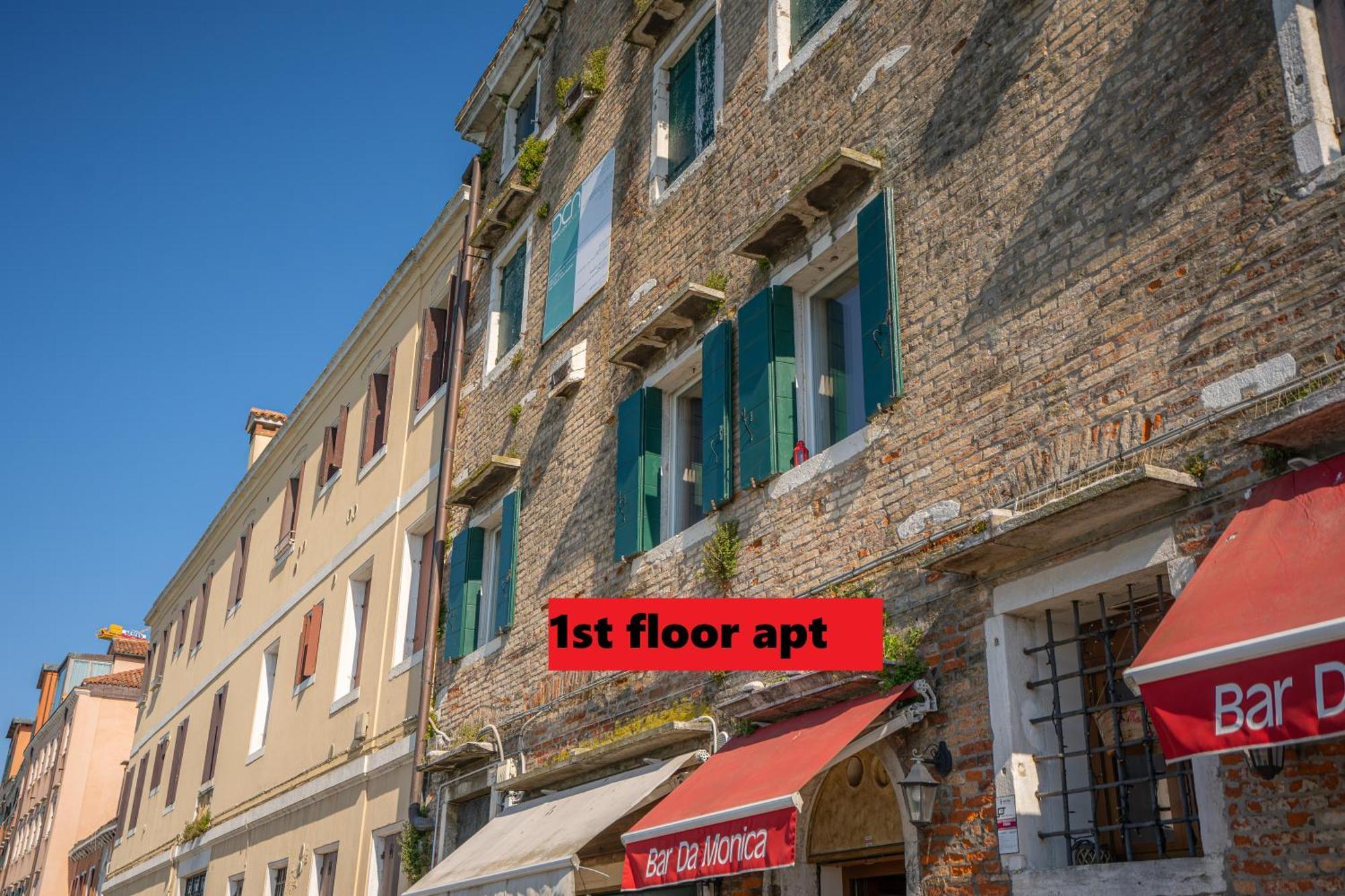 3 Windows On St Mark - Waterfront Apartment Venedik Dış mekan fotoğraf