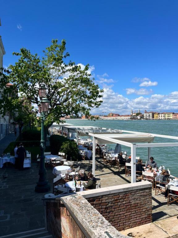 3 Windows On St Mark - Waterfront Apartment Venedik Dış mekan fotoğraf